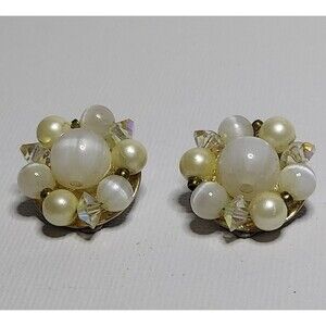 Vintage Lisner Faux Pearl Earrings Clip-on 3/4"